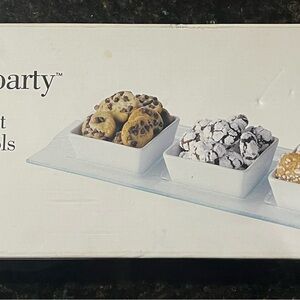 Pier 1 White Dessert Bowls Set